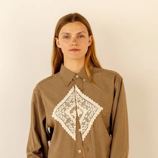 BS4, lace-patch shirt
