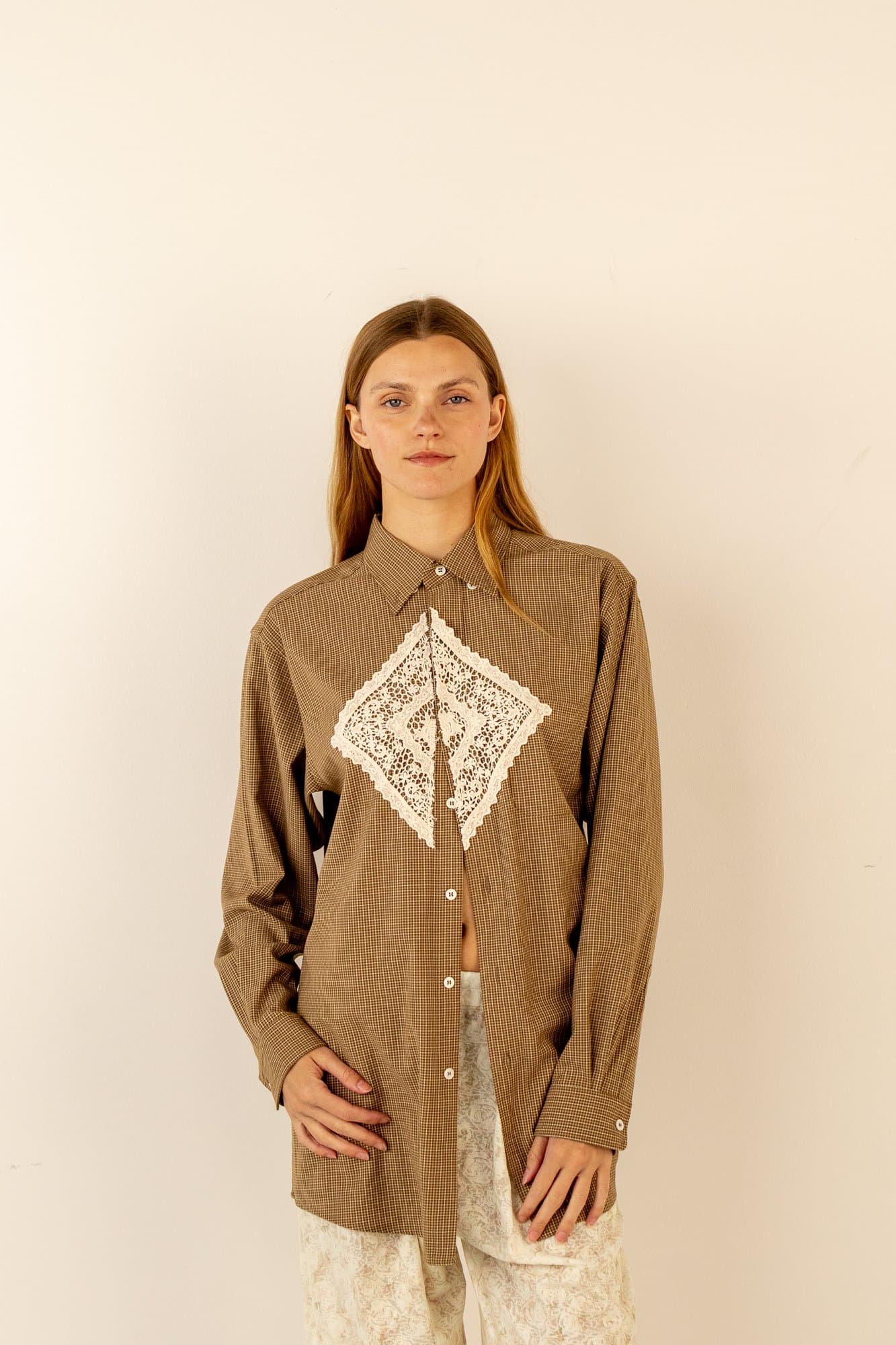 BS4, lace-patch shirt
